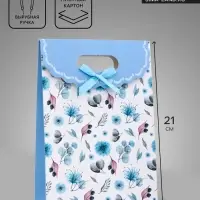 Подарочная коробка - пакет, упаковка с вырубной ручкой, &laquo;Голубые васильки&raquo;, 14&times;6&times;21 см