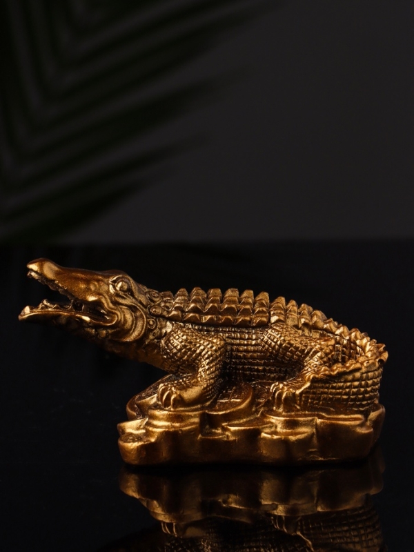 Фигура "Крокодил на деньгах" 12х10х8 см, бронза