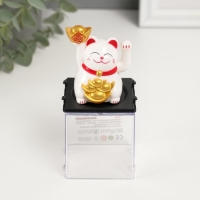 Маятник пластик "Белый Манэки-нэко со слитками Ямб" 5х5х6 см