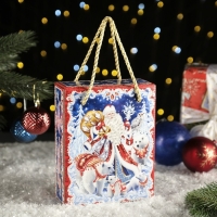 Новый год. Подарочная коробка "Сувенирный" в красном, 16,5 х 7 х 20,8см.