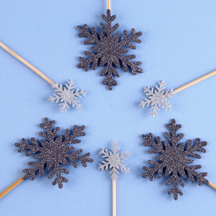 Набор шпажек и топперов &laquo;Снежинки&raquo;, 2 размера, в наборе 6 шт.