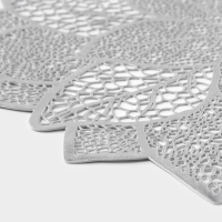 Салфетка сервировочная на стол &laquo;Цветок&raquo;, 38&times;38 см, цвет серебро