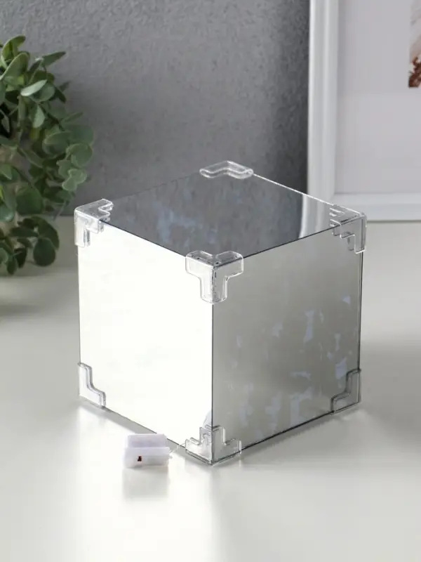 Ночник-зеркало 3D акрил "Бесконечные тюльпаны" 20 цветков в подарочном пакете 12х12х12 см