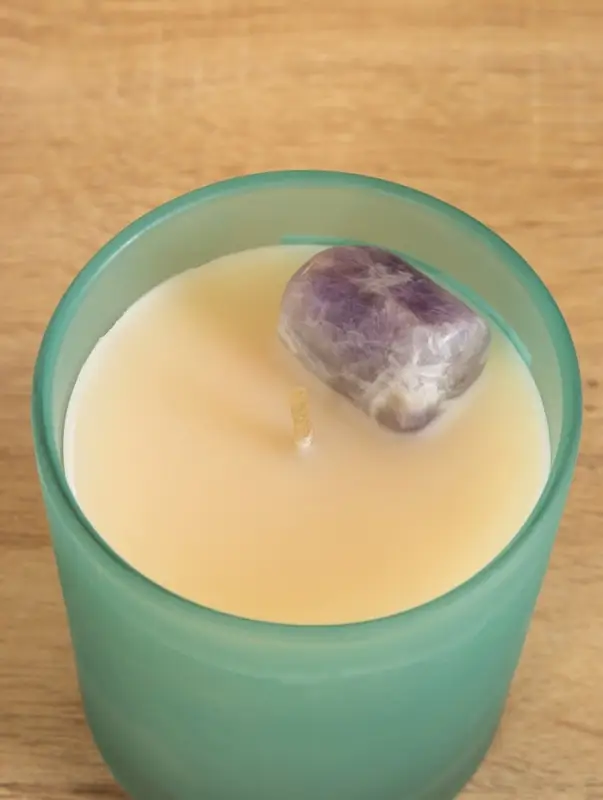 Свеча в стекле с камнем Manifest жасмин 200 гр соевый воск