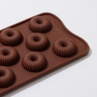 Форма для конфет и шоколада Доляна &laquo;Колечко.Риб&raquo;, силикон, 21&times;10,5&times;1,8 см, 11 ячеек, цвет коричневый
