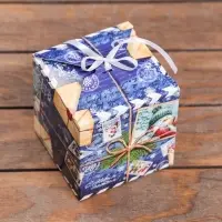 Коробка складная, подарочная новогодняя &laquo;Дед Мороз&raquo; 12&times;12&times;12 см