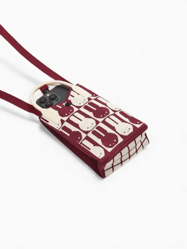 Сумка подр Зайцы, 12*4*17, отд на кнопке, дл ремень, красный