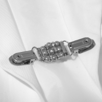 Зажим для кардигана &laquo;Грация&raquo;, цвет бело-серый в серебре