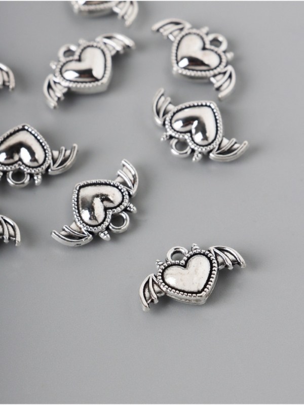 Декор для творчества металл "Сердце-чертёнок" серебро набор 10 шт 1,1х1,8х0,2 см