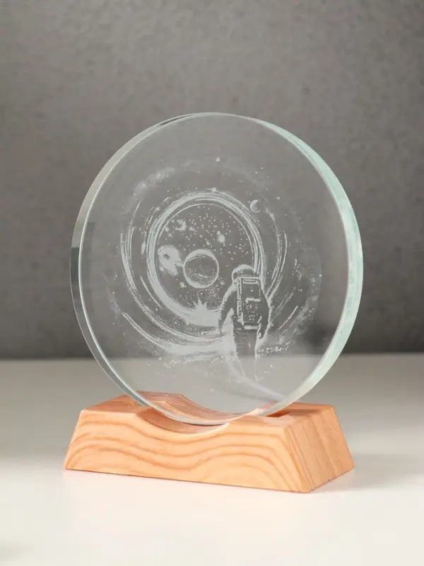 Сувенир стекло свет "Диск. Высадка космонавта на луну" 5хLED d=10 см, USB 10х4х11,4 см