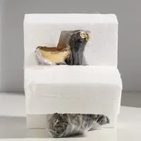 Подсвечник полистоун "Африканка в чёрном платье с цветами" с золотом d=4,5 см 11х13х16 см