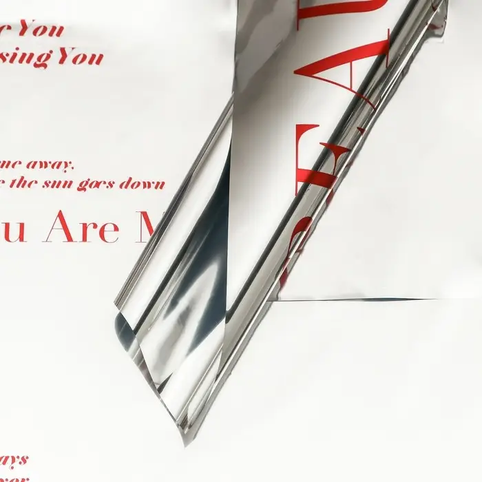 Пленка для цветов, 57&times;57 см, красный металлик