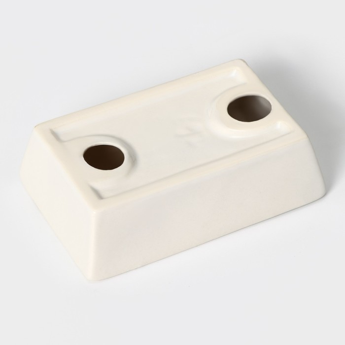 Набор аксессуаров для ванной комнаты Доляна &laquo;Цветочный барельеф&raquo;, 4 предмета (дозатор 270 мл, мыльница, 2 стакана 210 мл), цвет белый