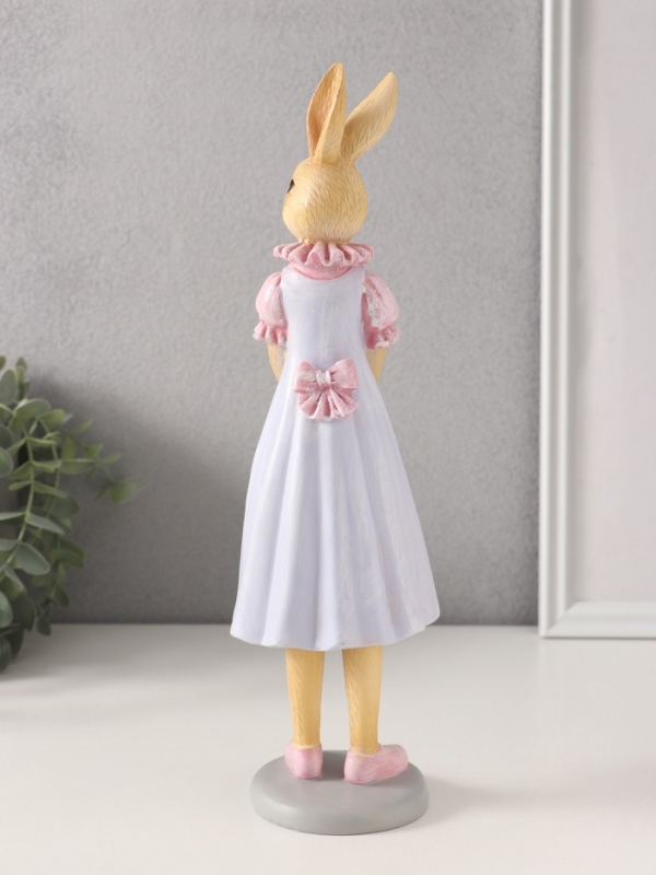 Сувенир полистоун "Зайка в сиреневом сарафане, с корзинкой цветов" 8,5х8х28,5 см