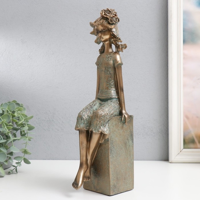 Сувенир полистоун "Девочка на кубе, с цветком в волосах" под бронзу 9,5х12х34 см