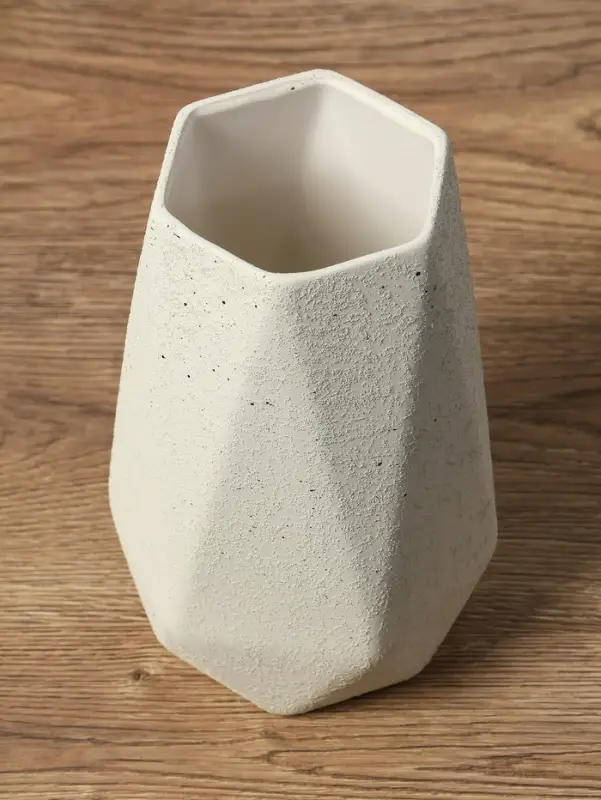 Ваза керамика настольная "Бэрри" грани, h=18,5х11. d=7,5 см, белый