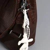 Брелок на карабине кожзам, текстиль "Медведь" белый, с узлом 27х8,8х1,5 см