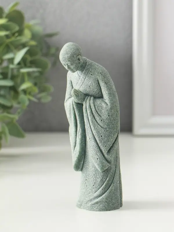 Сувенир песчаник "Монах" 5,3х4х14 см