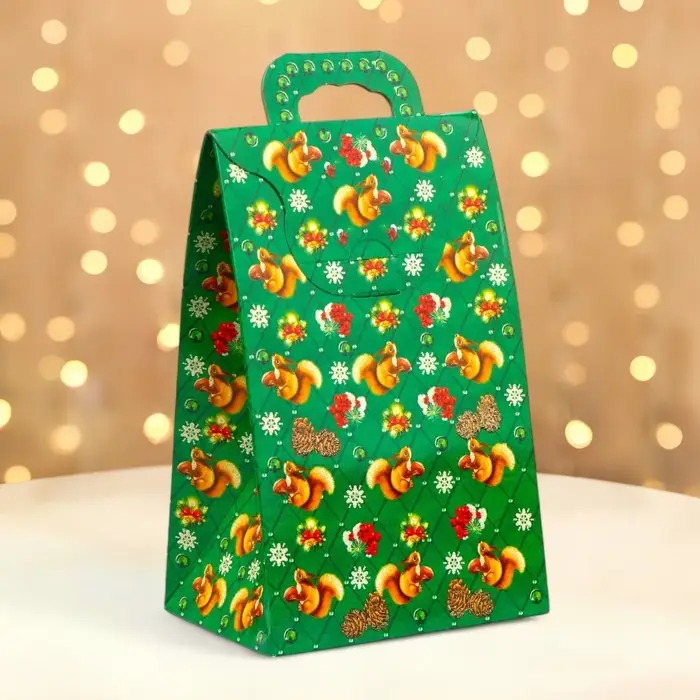 Подарочная коробка новогодняя Сумочка мини &laquo;Потерн праздничный грильяж&raquo; 140&times;100&times;223 см