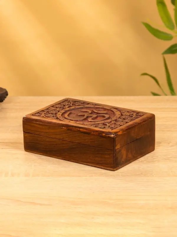 Шкатулка резная "Ом" 18х13х6 см, дерево шишам