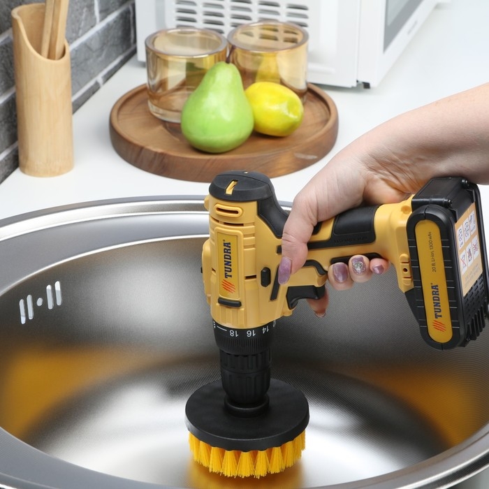 Насадка щетка на шуруповерт ТУНДРА, d=100 мм, высота 25 мм, шестигранный хвостовик