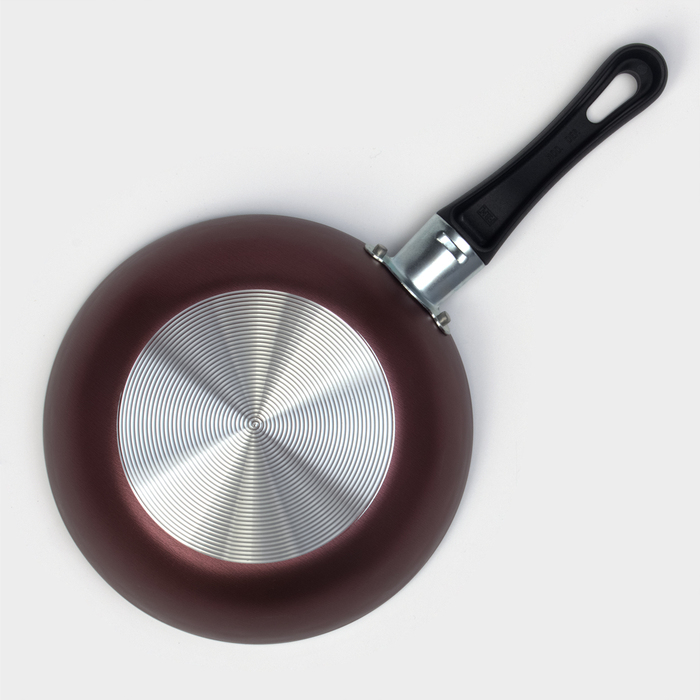 Сковорода &laquo;Хозяюшка&raquo;, d=16 см, пластиковая ручка, антипригарное покрытие, цвет бордовый