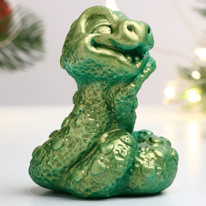 Новый год. Символ 2025. Фигура "Змея малыш" светло-зеленая, 5х4см