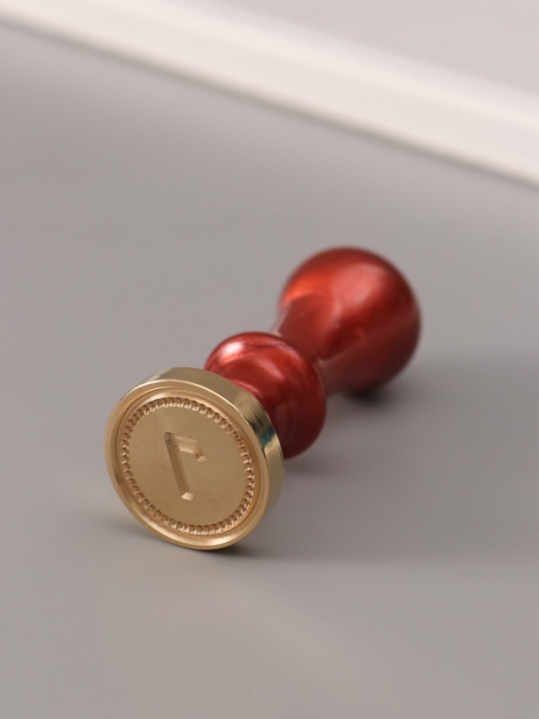 Печать для сургуча с пластиковой ручкой "Классика цифра 7" 2,5х2,5х6,3 см