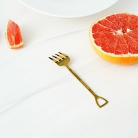Вилка десертная из нержавеющей стали Magistro &laquo;Грабли&raquo;, длина 12 см, цвет золотой