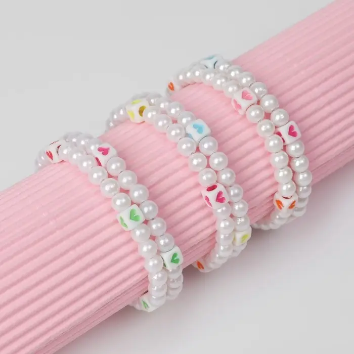 Браслет-пружинка детский &laquo;Выбражулька&raquo; сердечки в кубике, цвет белый