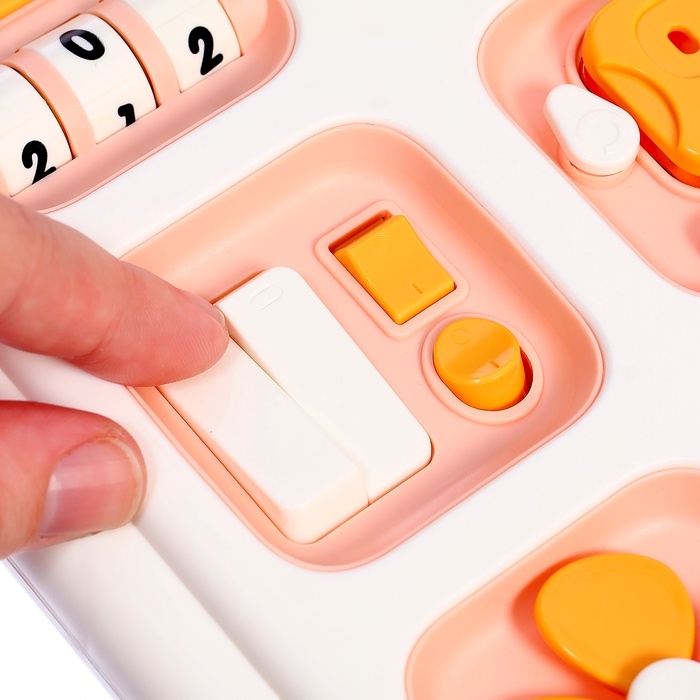 Развивающая игрушка &laquo;Бизиборд&raquo;, подвижные элементы