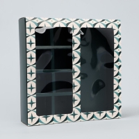 Коробка под 8 конфет и шоколад с ячейками, кондитерская упаковка &laquo;Тому, кто ценит вкус жизни&raquo; 18 х 18 х 4 см