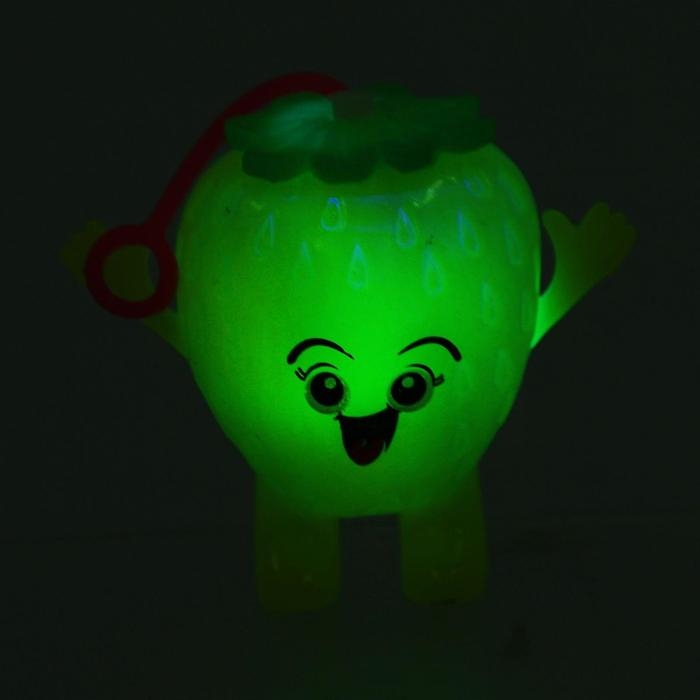 Мяч &laquo;Ягодка&raquo;, световой, с пищалкой, цвета МИКС