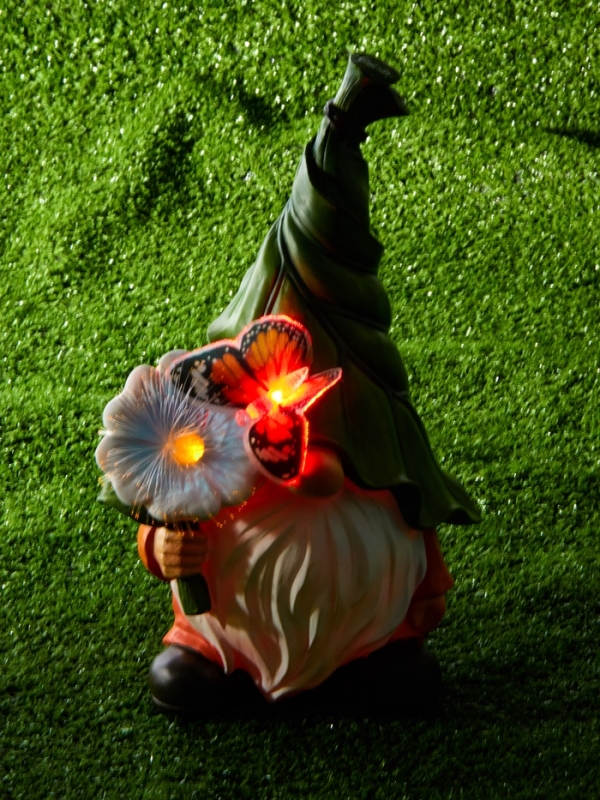 Садовая фигура "Гном с цветочком", 20х17х31.5 см, с подсветкой