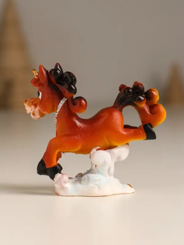 Сувенир полистоун "Лошадка на облачке с розами" МИКС 6,4х2,5х6 см