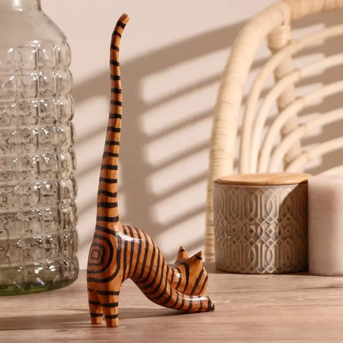 Сувенир дерево "Кошка полосатая под кольца" 12х4х25 см