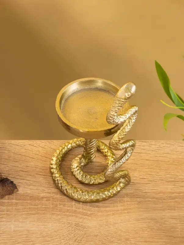 Подсвечник для свечи 8 см "Змея" алюминий 9х9х16 см, цв. золото