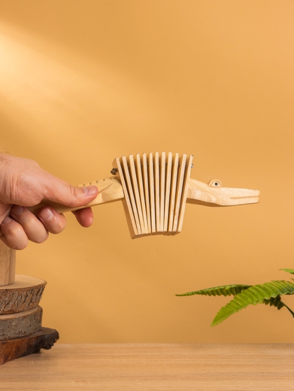 Сувенирный музыкальный инструмент трещотка &laquo;Ящерица&raquo;, 25&times;8&times;4 см