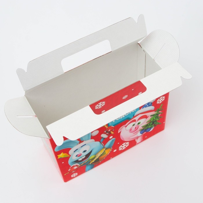 Новый год. Подарочная коробка Новогодняя Ларец простой "Смешарики" лицензия 23 х 10 х 16,5 см (+4,5 см).