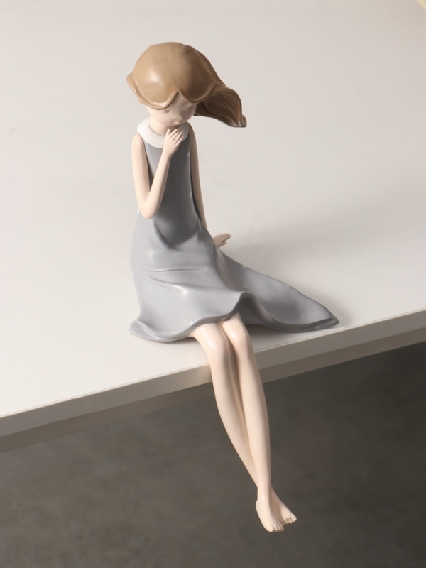 Сувенир полистоун "Малышка в сером платье в горошек" 14х19х30 см