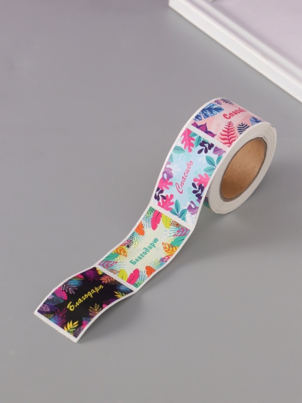 Наклейка бумага "Яркость" 3х5 см 200 шт в рулоне