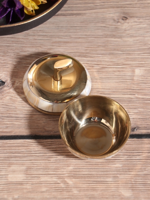 Шкатулка "Яблоко золотое" латунь с перламутром 6х6х6,5 см