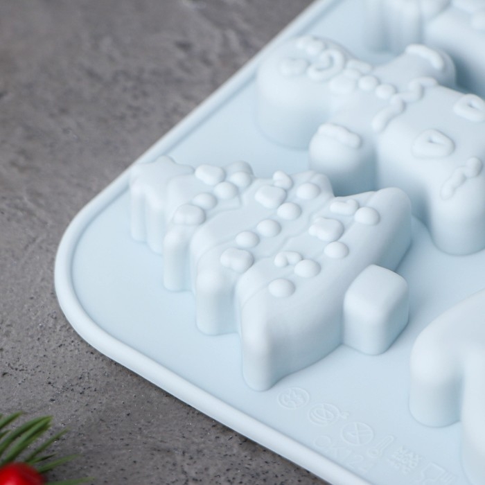 Форма для выпечки новогодняя Доляна &laquo;Новогоднее чудо&raquo;, 18,8&times;18,3&times;1,5 см, 11 ячеек, цвет серый