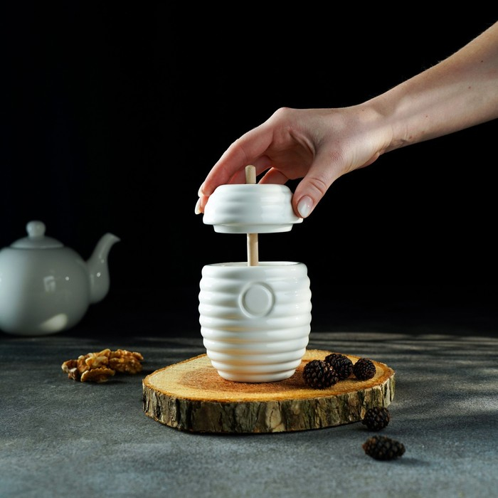 Ёмкость фарфоровая для мёда с ложкой BellaTenero, 300 мл, цвет белый