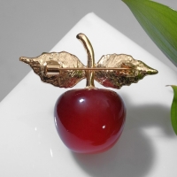 Брошь &laquo;Вишня&raquo; с листочками, цвет красно-зелёный в золоте