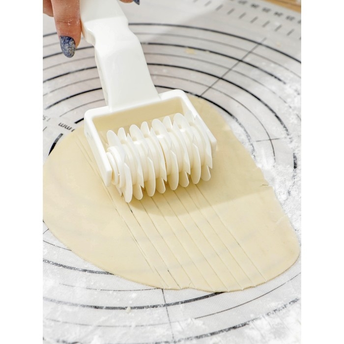 Валик для нарезки теста Доляна &laquo;Сетка&raquo;, 20&times;7&times;4,5 см, цвет белый