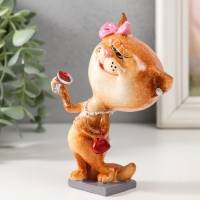 Сувенир полистоун лак "Кошечка с бокалом" 8,3х6,2х13,8 см