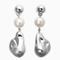 Серьги жемчуг "Борокко". цвет белый в серебре