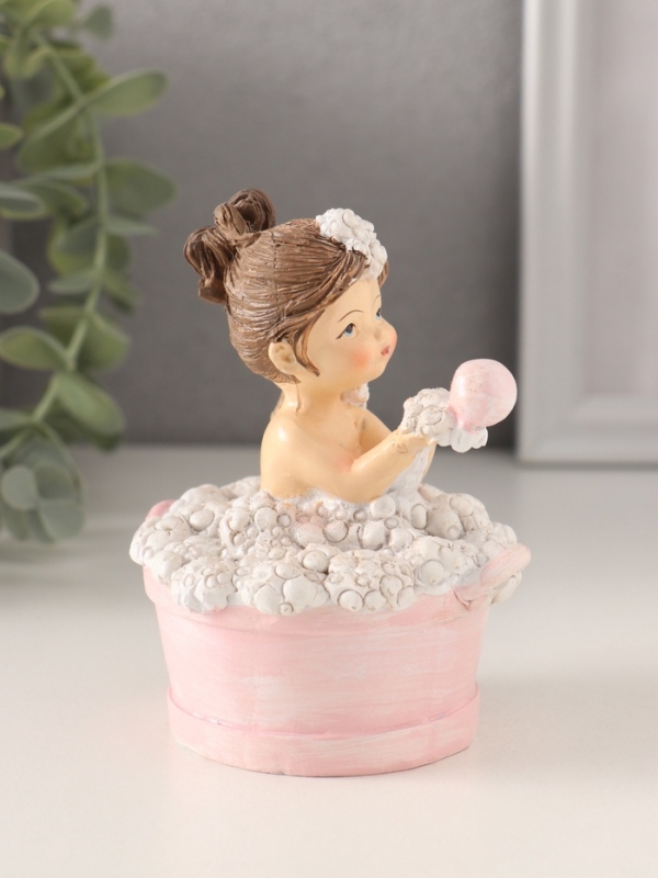 Сувенир полистоун "Купание - малышка и пёсик" 8,5х8х10,5 см