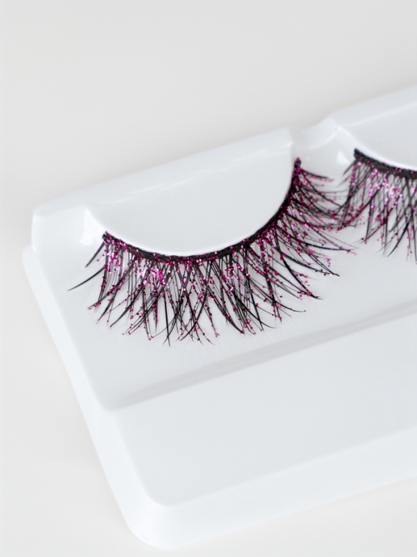 Ресницы накладные блестящие розовые пластик к/короб QF